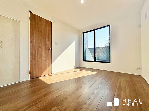 【寝室】全室南向きで陽当たりに恵まれます!