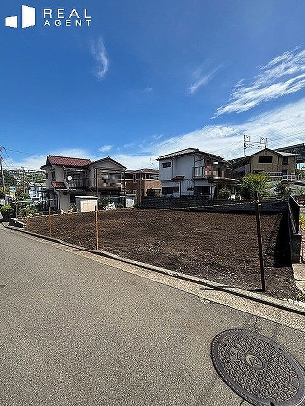 【現地前面道路】落ち着いた雰囲気が広がる住宅地で、ファミリーにオススメ♪