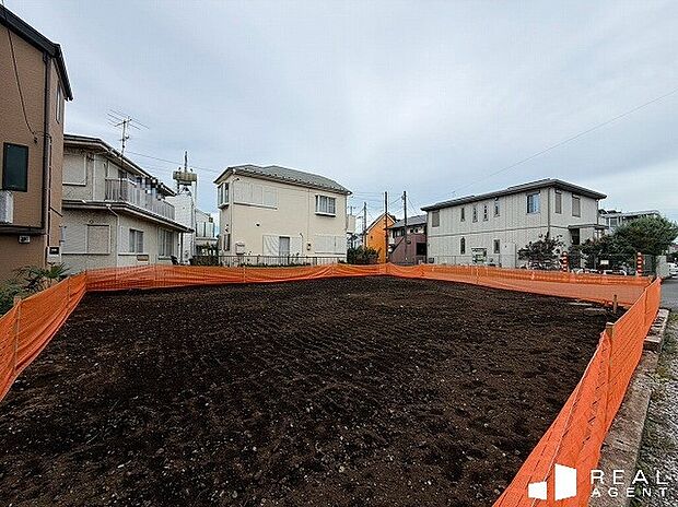 【現地外観】全区画南向きで周辺に高い建物がないので、通風・陽当たり良好です♪