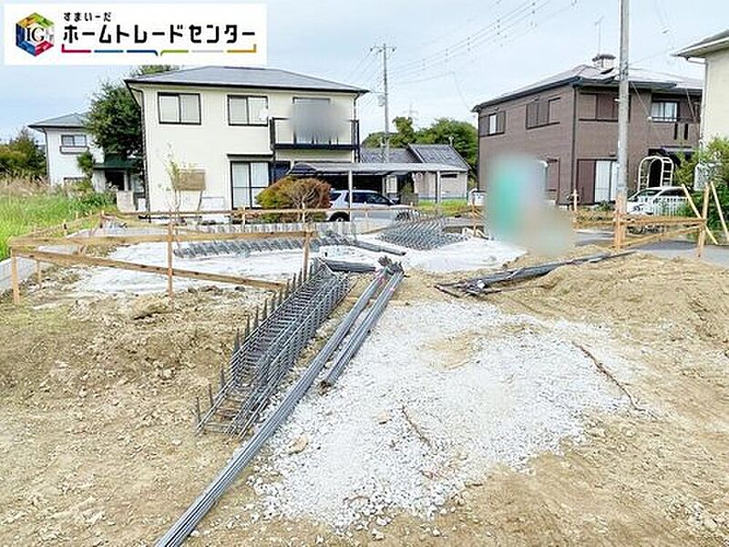 嬉しい仕様がたくさん
システムキッチン、浴室乾燥機、床下収納、玄関電子キー、防犯カメラ、TVモニター付きインターホン、24時間換気、ペアガラス、人感センサー付玄関灯、浄水器、駐車２台可（車種による）♪