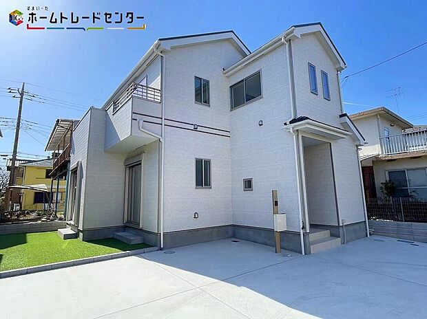 嬉しい仕様設備
全居室南向き、床下収納、3面鏡化粧台、廊下・水回りダウンライトつき、24時間換気システム、駐車3台可等♪これだけではない魅力が、現地できっと見つかる!お問合せをお待ちしております