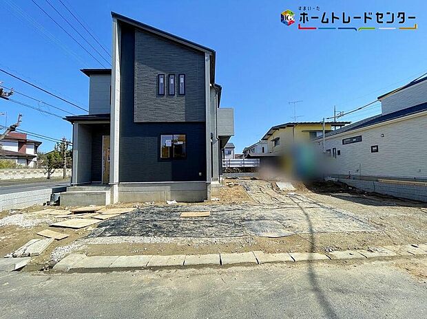 １号棟
嬉しい仕様がたくさん！
浴室暖房換気乾燥機、食器洗浄乾燥機、床下収納、２４時間換気、シューズインクローク、ウォークインクローゼット、角地、吹抜、折上天井、駐車２台可（車種による）♪