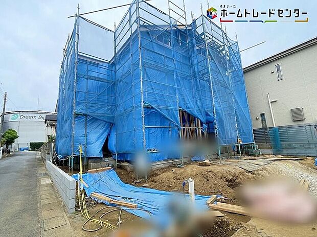 つくばエクスプレス線「守谷」駅まで徒歩１３分！LIGAREはラテン語で＜結ぶ＞という意味を持つ。人を繋ぎ、家族を結ぶ。シンプルな箱を結び、繋ぎ合わせることで様々なデザインが形成される。