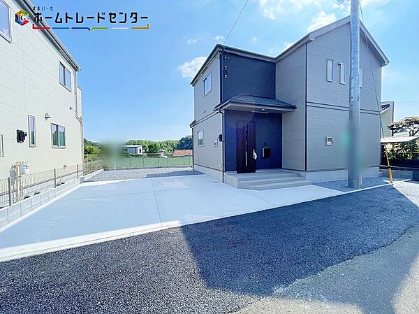 A号棟　
嬉しい仕様設備
全居室南向き、床下収納、３面鏡化粧台、廊下・水回りダウンライトつき、２４時間換気システム、駐車２～３台可等♪これだけではない魅力が、現地できっと見つかる！