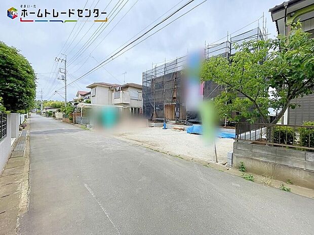 1号棟嬉しい仕様がたくさん!システムキッチン、浴室乾燥機、床下収納、防犯カメラ、TVモニター付きインターホン、人感センサー付玄関灯、EVコンセント、全居室ペアガラス、駐車2台可(車種による)♪