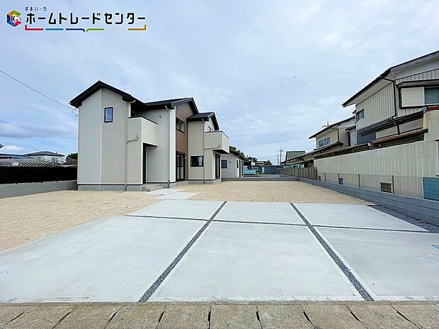 【駐車場】1号棟基本のデザインに立ち返り、ワンランク上のシンプルを追求しました!平日・お仕事帰りなど、いつでもご案内致します!ご希望の際はお気軽に!TEL:0120-858-884までご連絡下さい♪