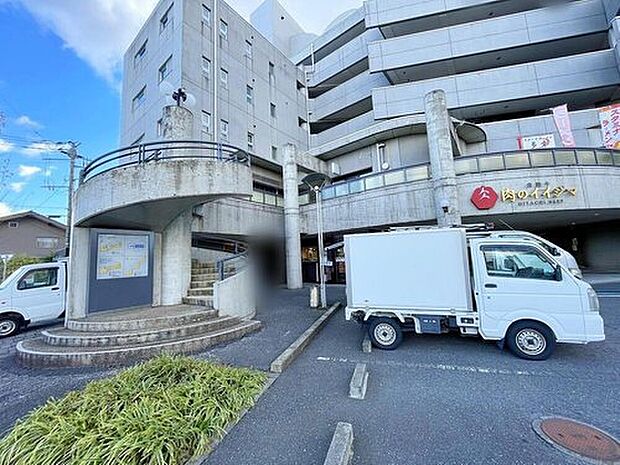 一周館（約560m）