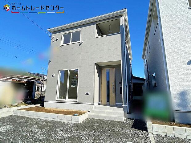 【現地外観写真】2号棟
交通量が少ない住宅街なので、雨の日でも車の走行音も気になりません。平日・お仕事帰りなど、いつでもご案内致します!お気軽にお問い合わせ下さい♪お持ちしております!