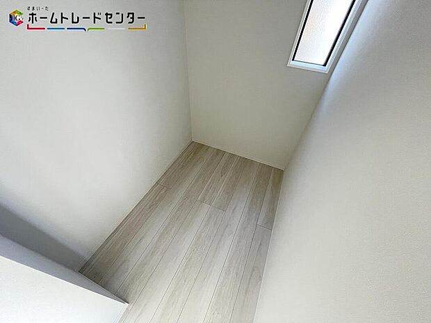 【収納】たっぷり収納ができるウォークインクローゼットが完備！ママに嬉しい家事動線など工夫がたくさん！居室の全空間を有効活用出来ます。自分好みのお部屋で、ゆったりお寛ぎ頂けます。