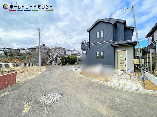 【前面道路含む現地写真】平日・お仕事帰りなど、いつでもご案内致します！お気軽にお問い合わせ下さい♪居心地がいい、地震につよい、安心がつづく。価格を超えた価値ある家づくりで、お客様の想いに応えます。