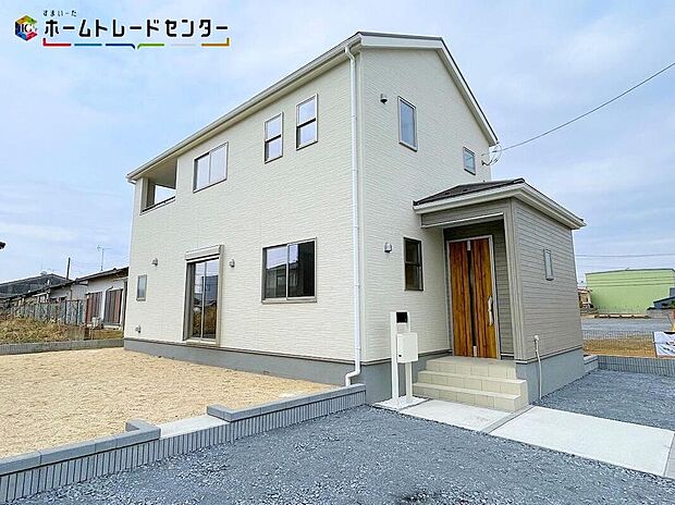 【現地外観写真】１号棟　
JR常磐線「石岡」駅まで車で１２分！
安心の住宅性能評価取得物件！耐震性など主要４分野で最高等級を取得♪諸費用のお見積り・アフターサービスのご説明させてい頂きます！