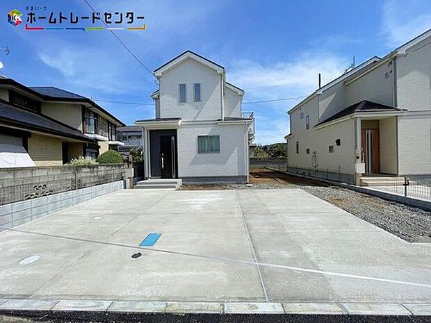 【駐車場】A号棟
JR常磐線「赤塚」駅まで車で8分♪住宅性能評価取得!地震に強い家!安心の第三者機関による検査済み!ご家族が部屋を持てるため、年頃のお子様がいるご家庭もプライバシーを確保することができます。
