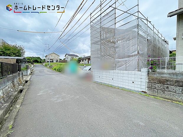 【前面道路含む現地写真】平日・お仕事帰りなど、いつでもご案内致します！お気軽にお問い合わせ下さい♪お待ちしております！開放感あふれる現地を是非ご体感くださいませ！