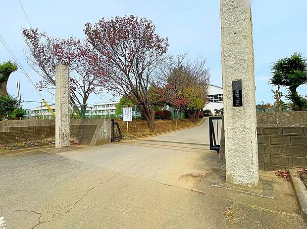 つくば市立茎崎第二小学校（約2,200m）
