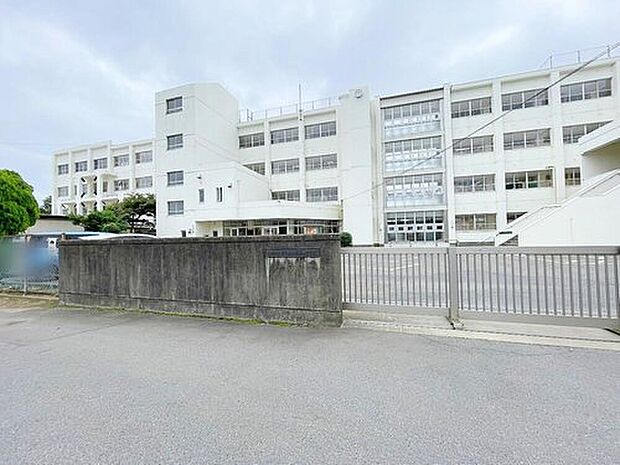 土浦市立土浦第二中学校（約840m）