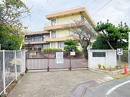 土浦市立大岩田小学校 1700m(徒歩22分)