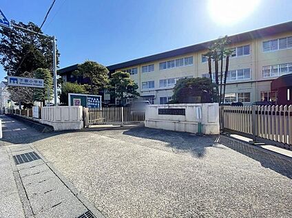 下妻市立下妻小学校 700m (徒歩９分)