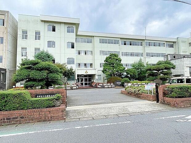 土浦市立土浦第三中学校(約850m)