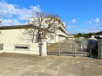 龍ケ崎市立城ノ内小学校 1200m ( 徒歩15分)