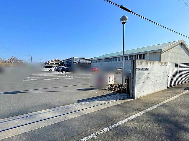 下妻市立下妻中学校（約2,130m）