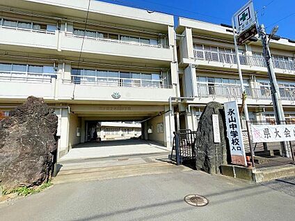 取手市立永山中学校 2000m (徒歩25分/ 自転車8分)
