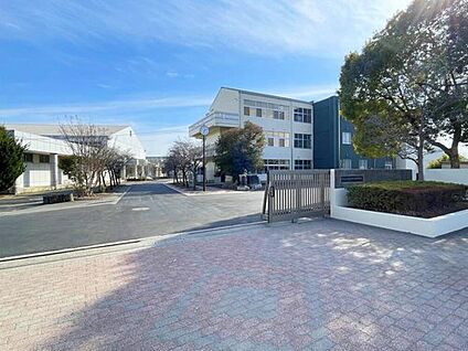 守谷市立けやき台中学校 400ｍ(徒歩5分)