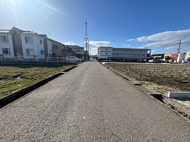 【現地写真】前面道路幅は約6ｍございます！
