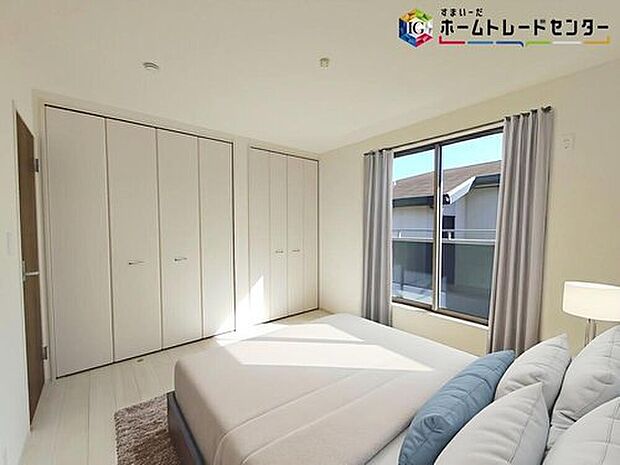 ≪Room≫
明るめのフローリングですので、壁紙ともマッチし、お部屋を更に広く見せてくれる効果も。※家具はCGでございます。
