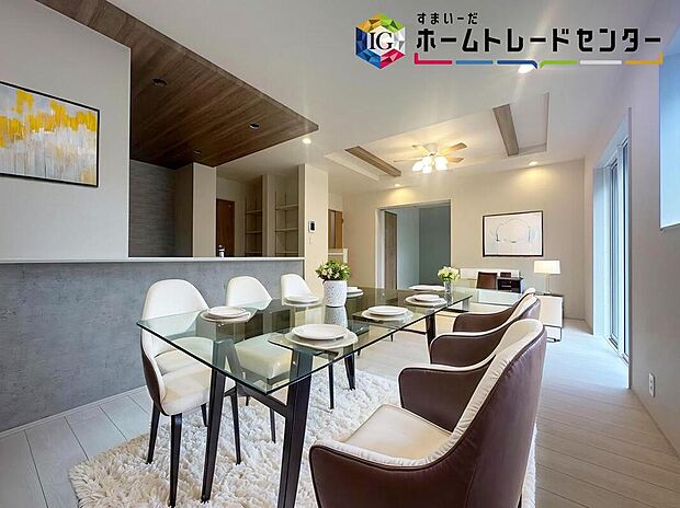 ≪Living room≫
広々とした開放感あふれるリビングです。ゆったり寛げる充分な広さがございますので、ご家族でインテリアのレイアウトを考えるのも楽しみになりそうです。
※家具はCGでございます。