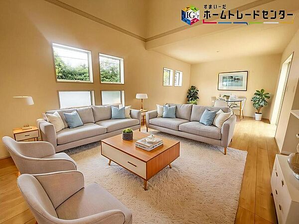 ≪Living room≫
広々とした開放感あふれるリビングです。ゆったり寛げる充分な広さがございますので、ご家族でインテリアのレイアウトを考えるのも楽しみになりそうです。
※家具はCGでございます。