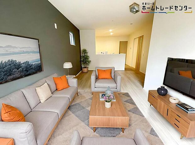 ≪Living room≫
ママの目線でデザインされた住まいは、水回りの導線や豊富な収納など魅力がたくさん。住み心地の良さをぜひご体感下さい!
※家具はCGでございます。