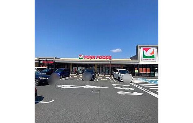 ヨークフーズ都町店(約594m)