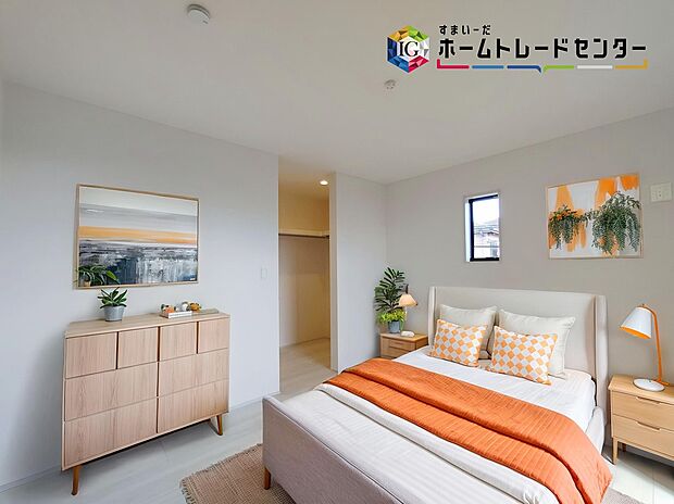 【寝室】≪Room≫
お陽さまの光をさわやかな風をたっぷりとりこめます。室内はいつも明るい印象なので気持ちの良い朝を迎えられます。毎日の生活も明るくなりそうです。
※家具はCGでございます。