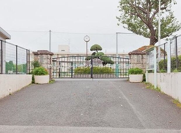 千葉市立誉田中学校(約1,260m)