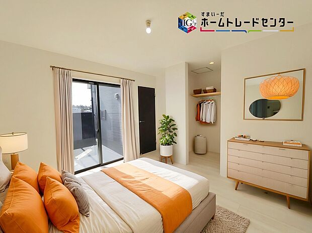 【居室】≪Room≫
ホッと足を伸ばして寛げる和室をご用意。お子様の目の届く遊び場としても重宝します。※家具はCGでございます。