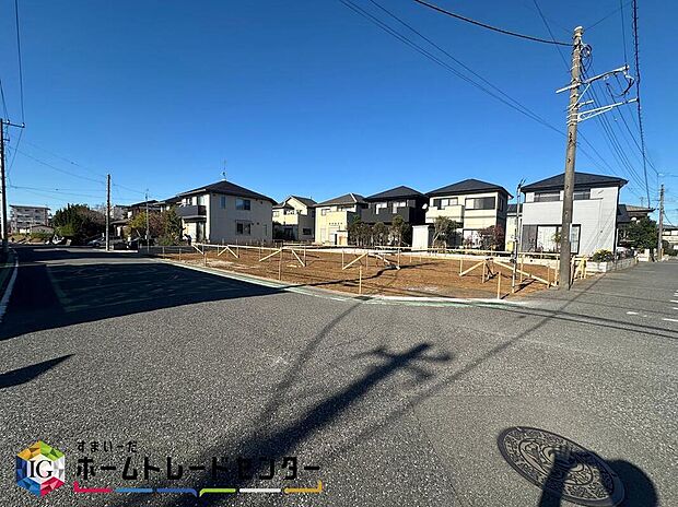 【前面道路含む現地写真】◆耐震性能にこだわるお家です！お客様のすまいと安全を守る大切な住宅だからこそ、実際の建物の作りと安心感をぜひ現地にてご体感ください！ご見学予約受付です！