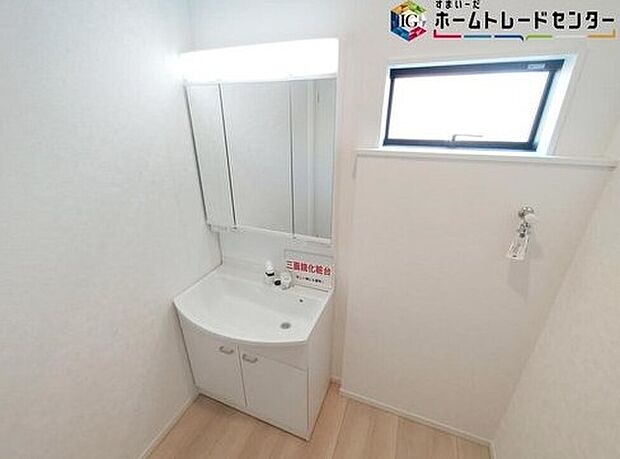 【洗面台・洗面所】洗面所も広々1坪タイプ♪忙しい朝にもゆとりが生まれます♪