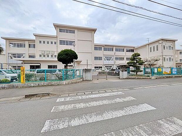 千葉市立星久喜小学校（約1,500m）