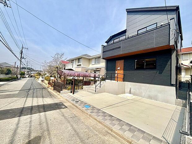 【現地外観写真】◆休日にご家族揃ってご見学はいかがでしょうか♪実際の現地を見てみると図面などではわからない、新たな発見もありますのでまずはお気軽にお問い合わせください♪