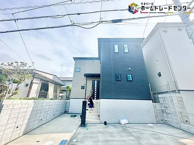 【現地外観写真】【本日御案内可能です♪】
平日・土日祝日やお仕事帰りなどお客様のご都合に合わせて、営業スタッフが誠心誠意真心込めて御対応してます♪お気軽にお問い合わせください♪