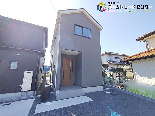 【前面道路含む現地写真】◆資料送付・ご見学即対応!建物完成しておりますので、室内ご内覧いただけます♪ご不明点等、スタッフがしっかりと説明させていただきますので、安心して現地をご覧ください♪