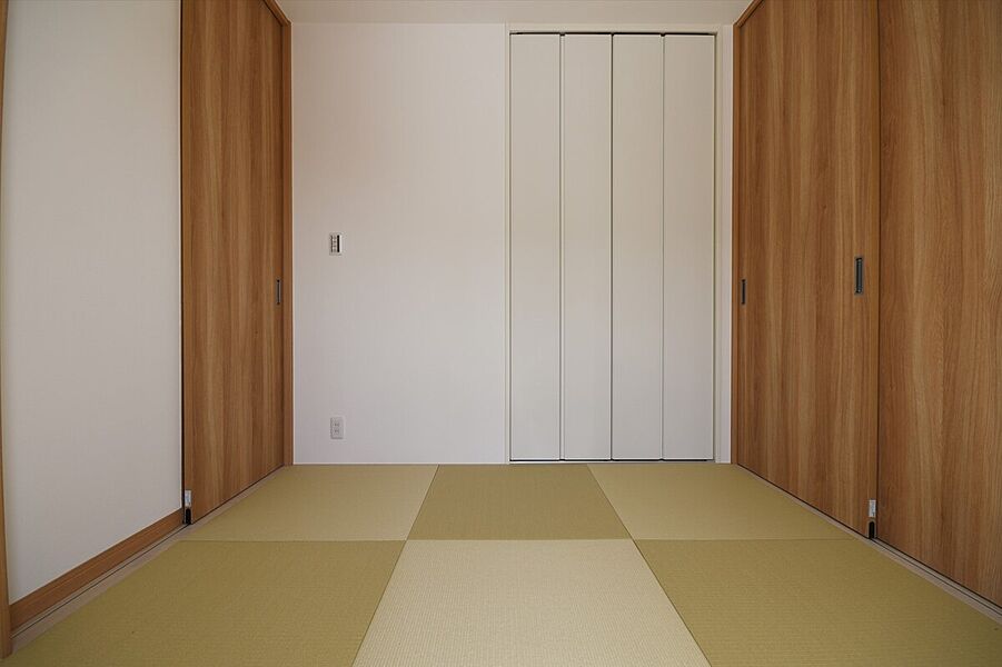 和室：客間や休憩スペース、趣味スペースなど、様々な用途に利用できます。