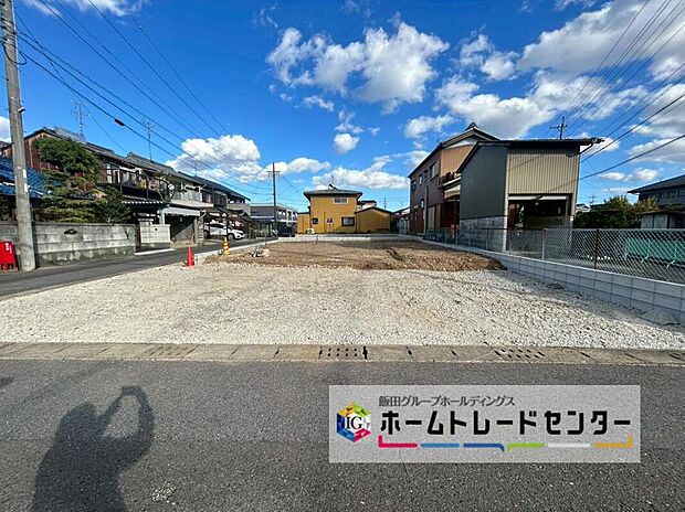 (１号棟)
土地面積　246.22m2
建物面積　 99.73m2