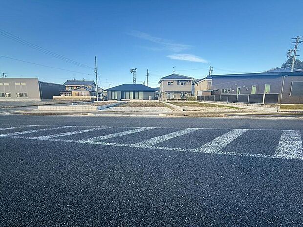 現地で物件のご説明と、同仕様の完成物件をご紹介致します。お気軽にお問合せ下さいませ♪