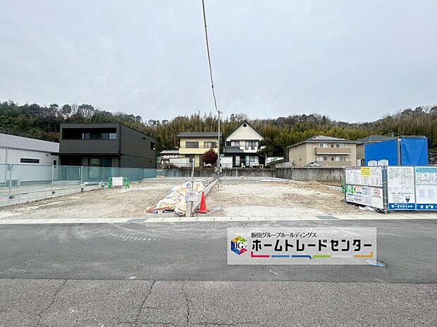 １・２号棟
異なる間取りの全２棟！現地で物件のご説明と、同仕様の完成物件をご紹介致します。お気軽にお問合せ下さいませ♪