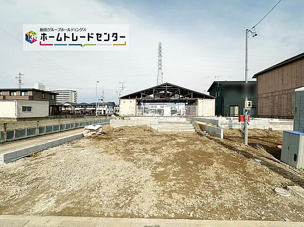 １号棟
土地面積　175.16m2
建物面積　 108.54m2