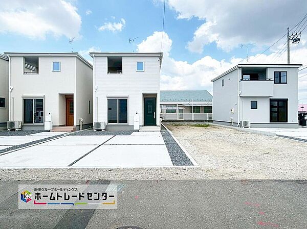１～４号棟
１・２・４号棟、堂々完成いたしました！ぜひ現地にて、実際の建物・日当たり等ご確認下さい♪お問い合わせはお気軽に☆