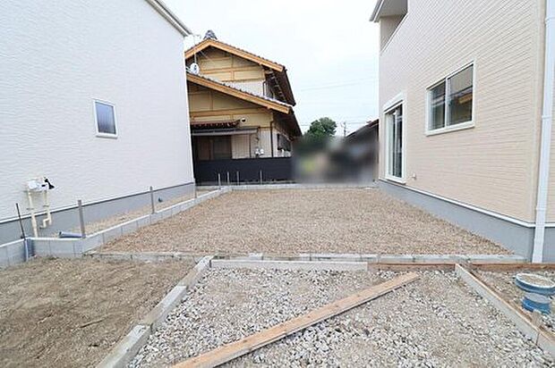 【庭】2号棟
お庭のあるお家♪お子様の遊び場やガーデニング・家庭菜園などお好みにおうち時間をお楽しみいただけます♪