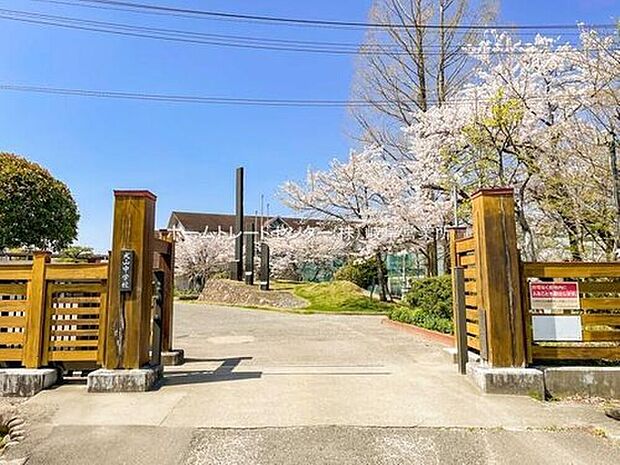 犬山市立犬山中学校（約1,800m）