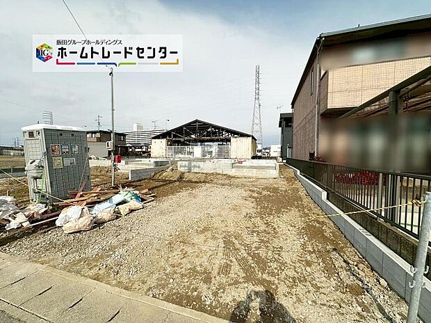 【現地外観写真】２号棟
土地面積　166.16m2
建物面積　107.32m2